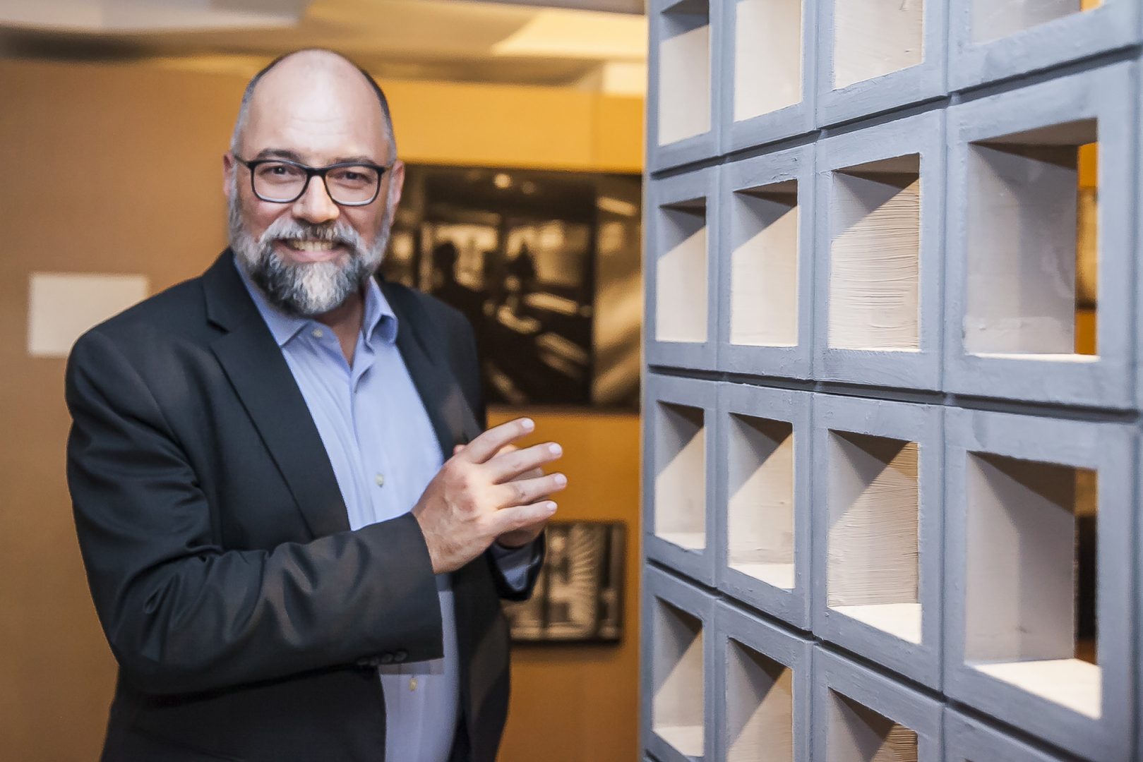 Brasil precisa de equivalência entre política social e política econômica, diz Ricardo Henriques